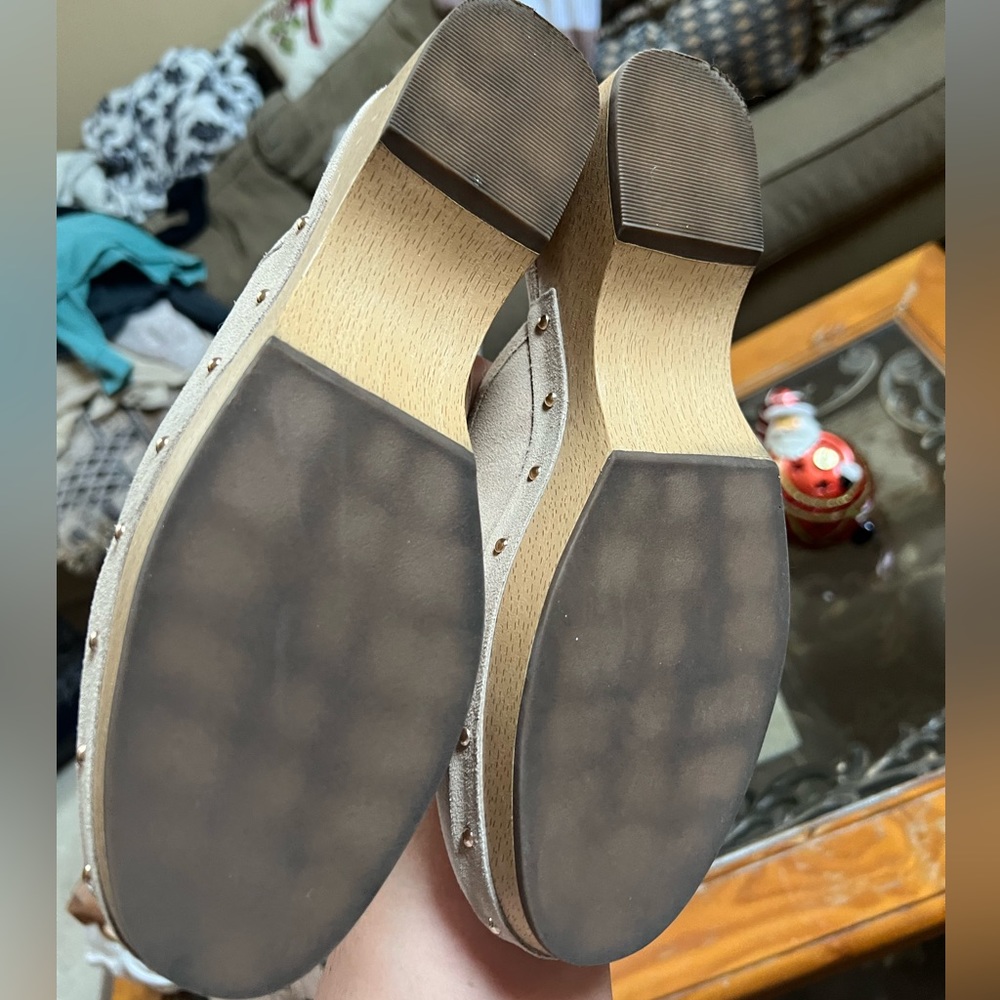 Kenzie platform clogs ๐ - Picture 4 of 4